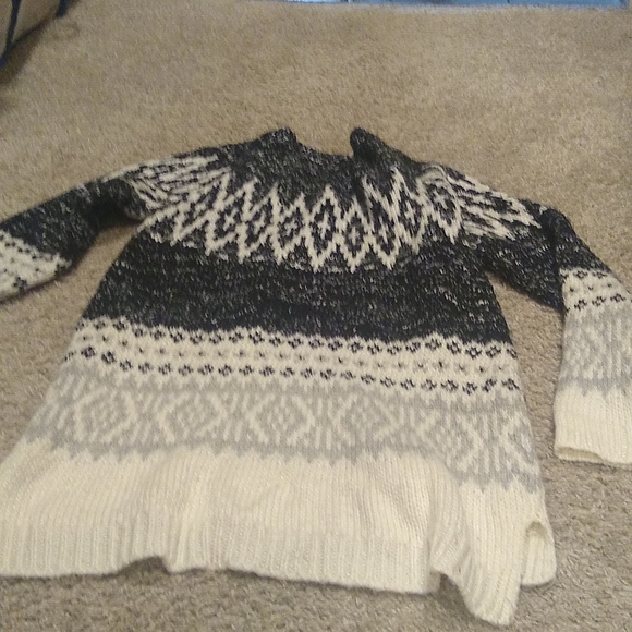 Sweater - Picture 2 of 5